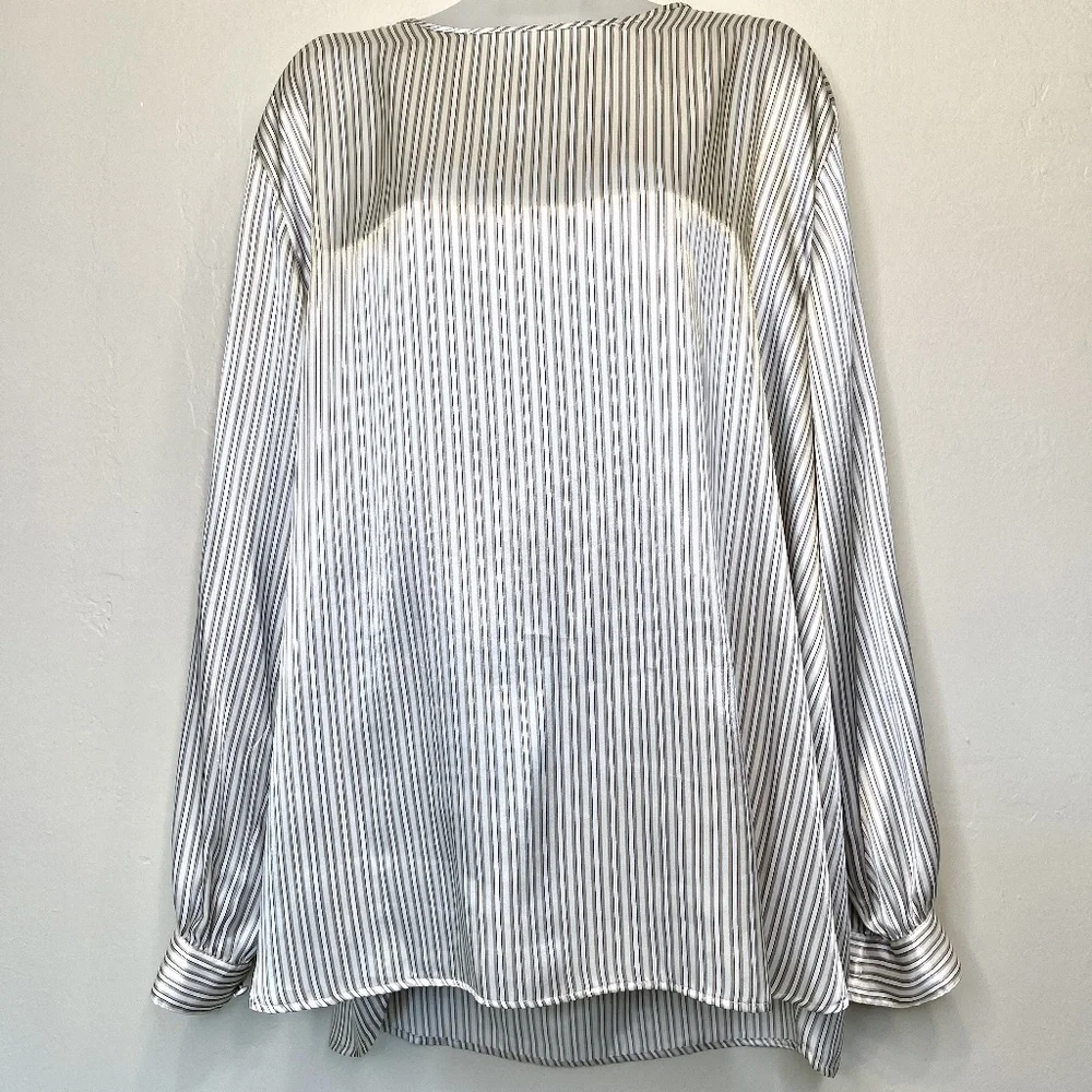Notations | VTG Striped Shiny Silky Long Sleeve Round Neckline Charmeuse Blouse - Picture 2 of 13